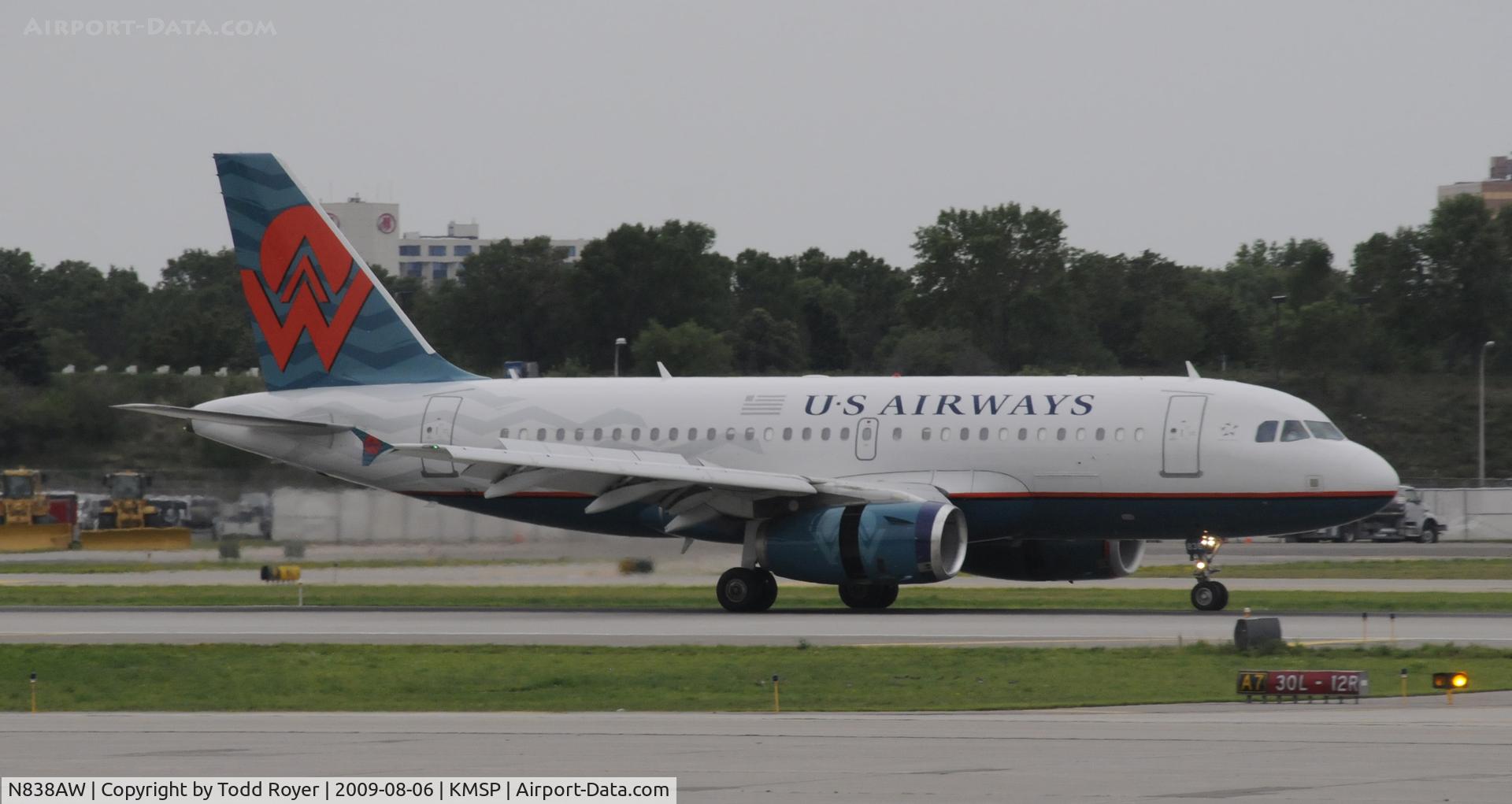 N838AW, 2005 Airbus A319-132 C/N 2615, Arriving MSP