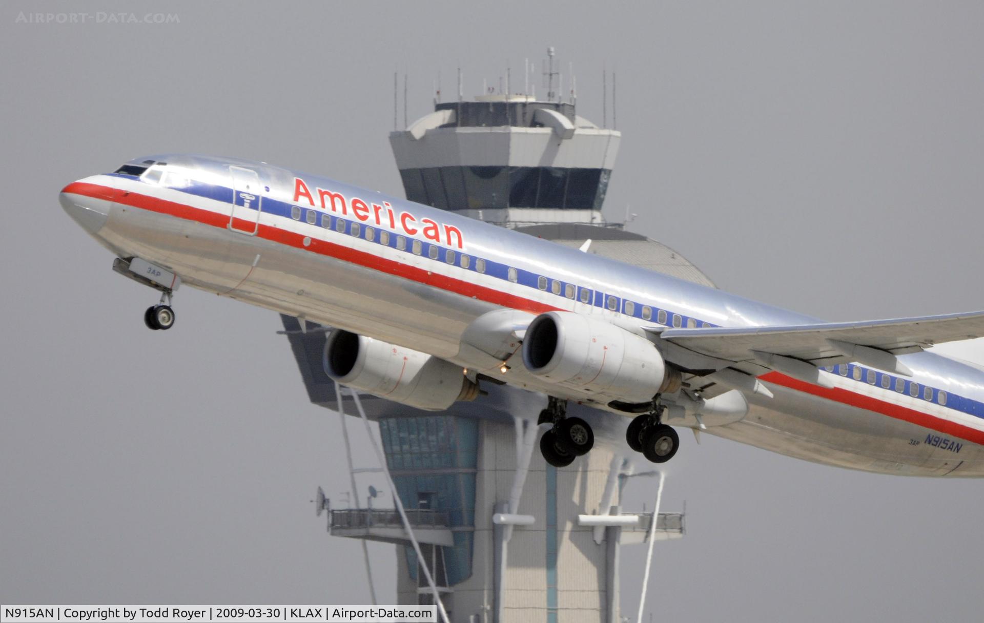 N915AN, 1999 Boeing 737-823 C/N 29516, Departing LAX