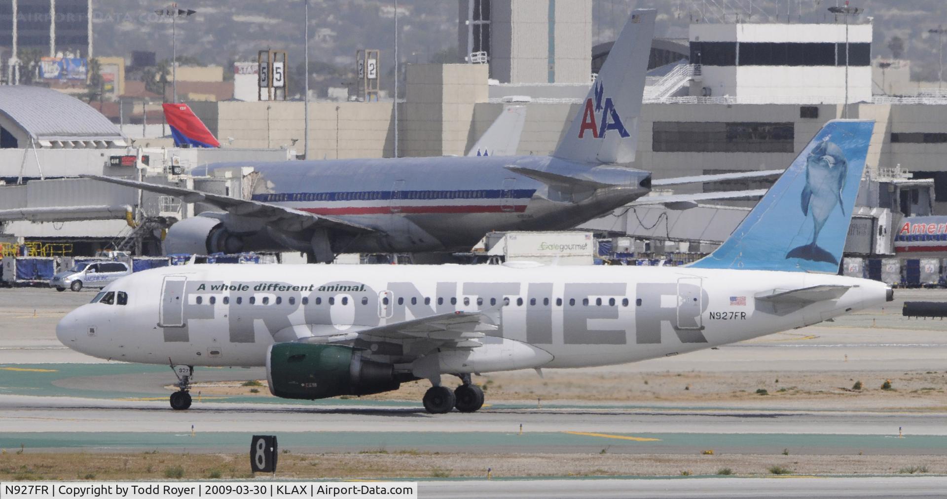N927FR, 2004 Airbus A319-111 C/N 2209, Taxi at LAX