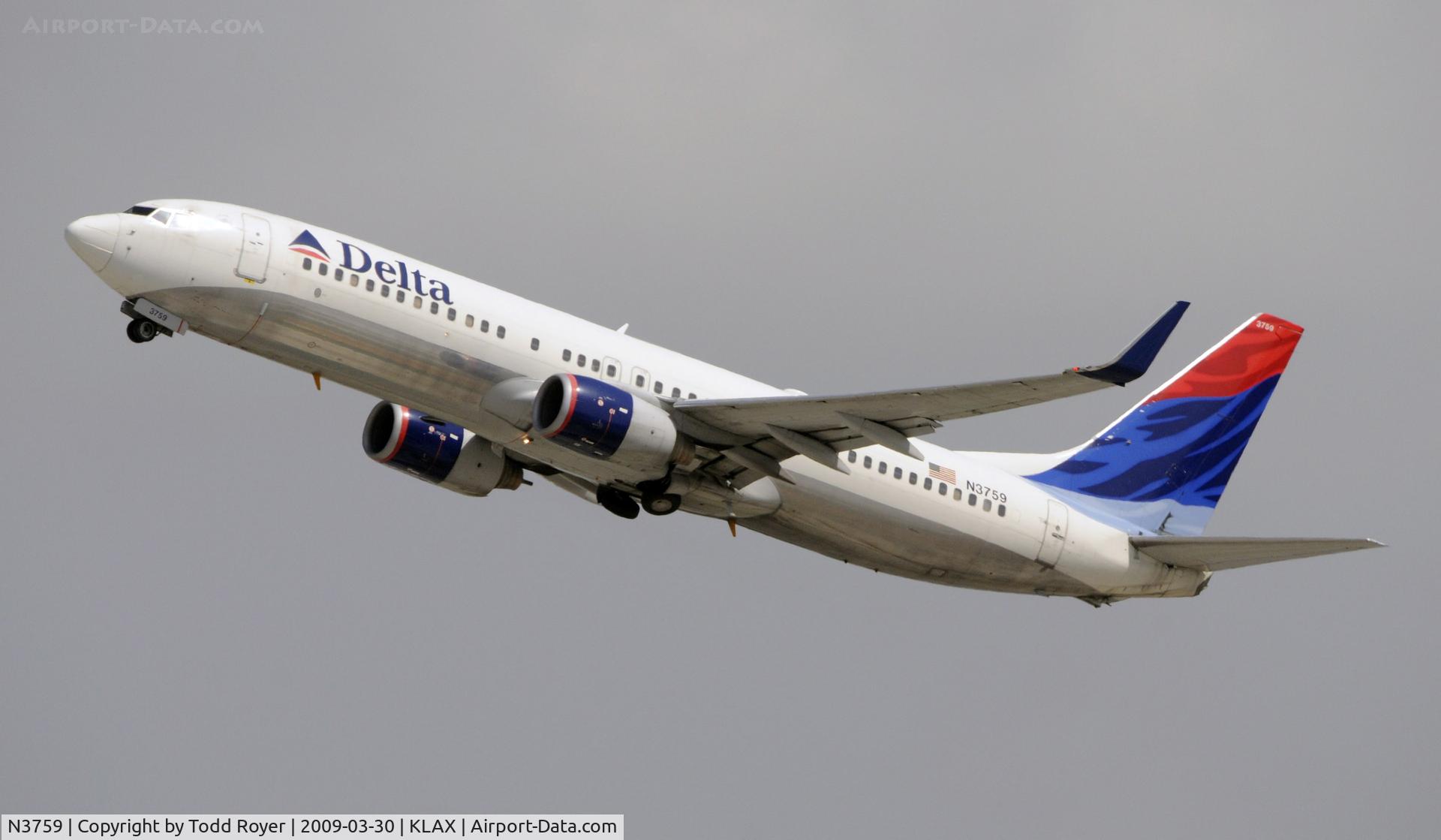 N3759, 2001 Boeing 737-832 C/N 30815, Departing LAX