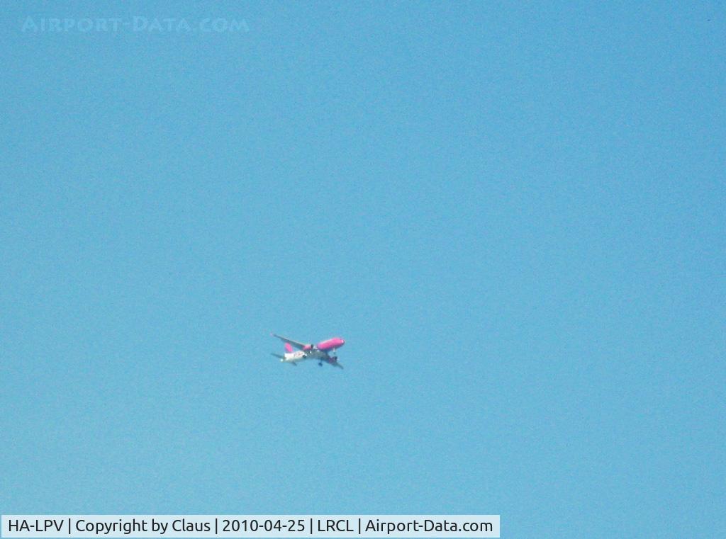 HA-LPV, 2009 Airbus A320-232 C/N 3927, Clear for landing