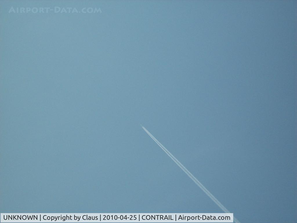 UNKNOWN, Contrails Various C/N Unknown, In Flight over Faget Forest
