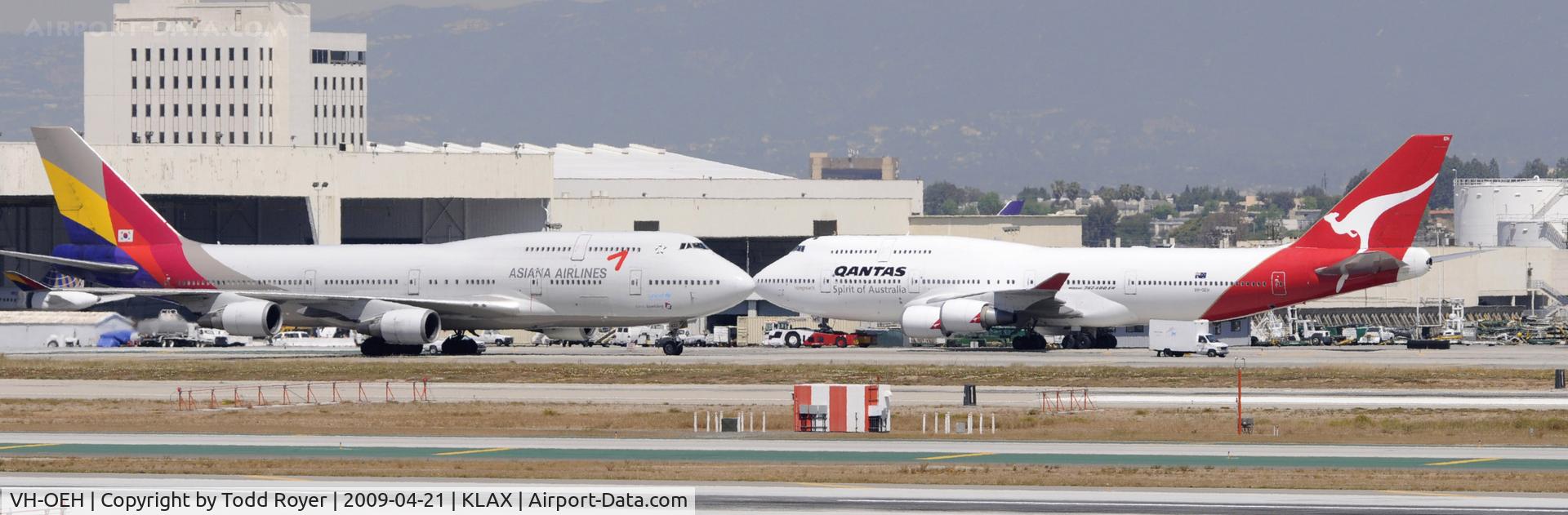 VH-OEH, 2003 Boeing 747-438/ER C/N 32912, Taxi at LAX