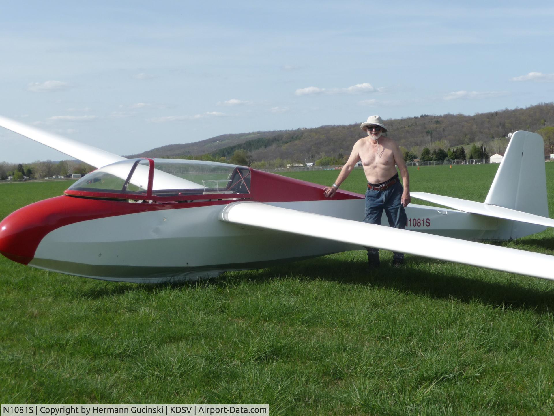 N1081S, 1969 Scheibe Bergfalke III C/N 5632, Bergfalke III at Dansville, NY Muni after flight to 7,000 AGL