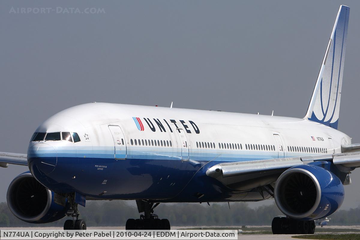 N774UA, 1996 Boeing 777-222 C/N 26936, MUC