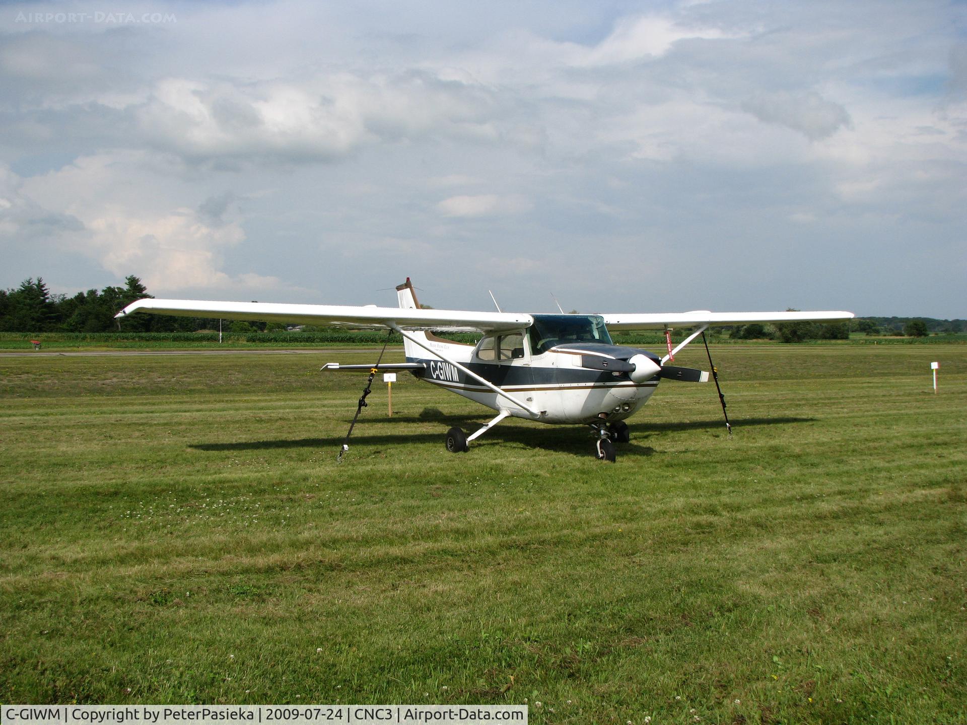 C-GIWM, 1977 Cessna R172K Hawk XP C/N R1722436, @ Brampton Airport
