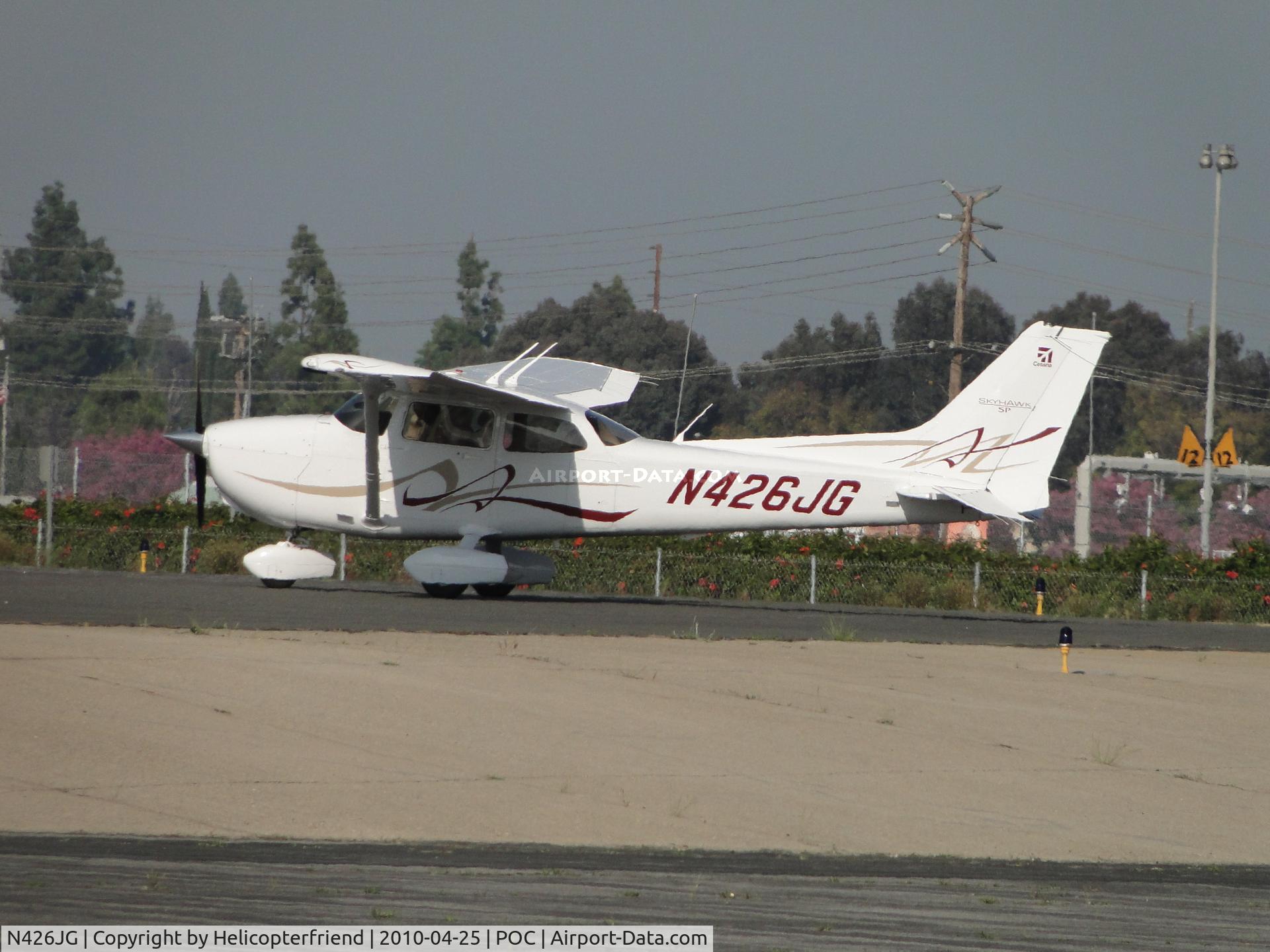 N426JG, 2008 Cessna 172S C/N 172S10862, Awaiting clearance for take off runway 26L