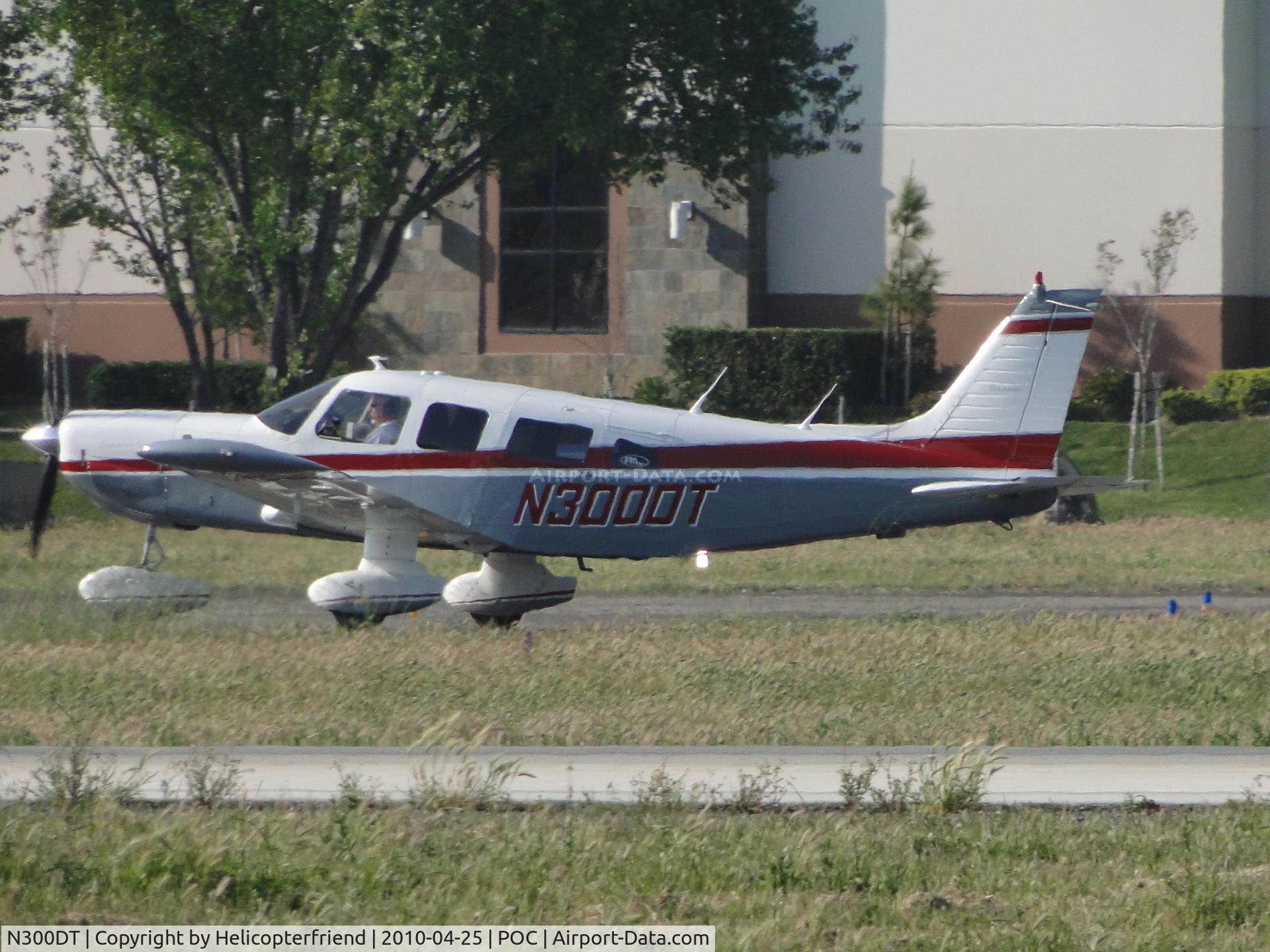 N300DT, 1978 Piper PA-32-300 Cherokee Six Cherokee Six C/N 32-7840174, Rolling out after landing on runway 26R
