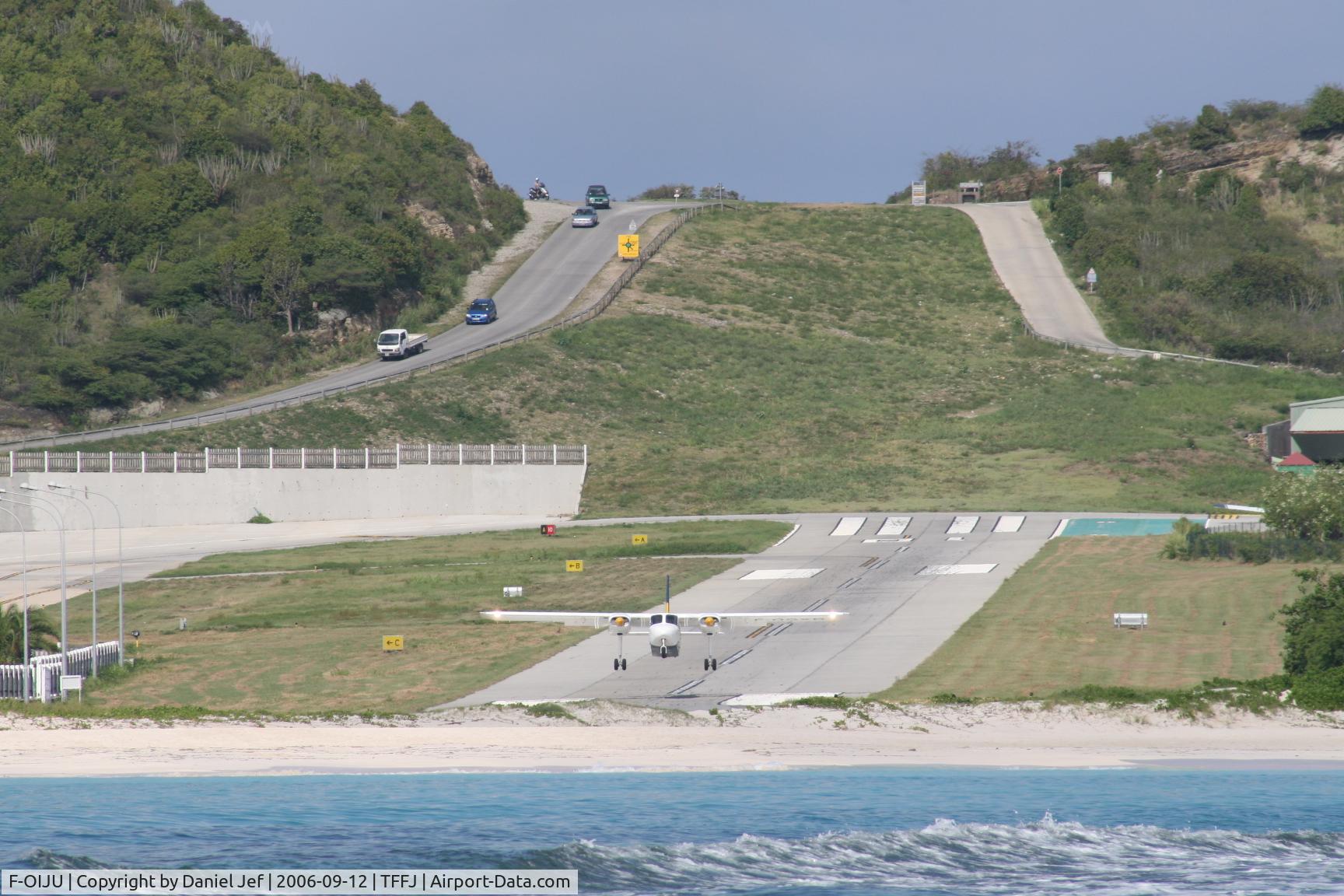 F-OIJU, 1996 Pilatus Britten-Norman BN-2B-20 Islander C/N 2291, F-OIJU departing TFFJ for TNCM