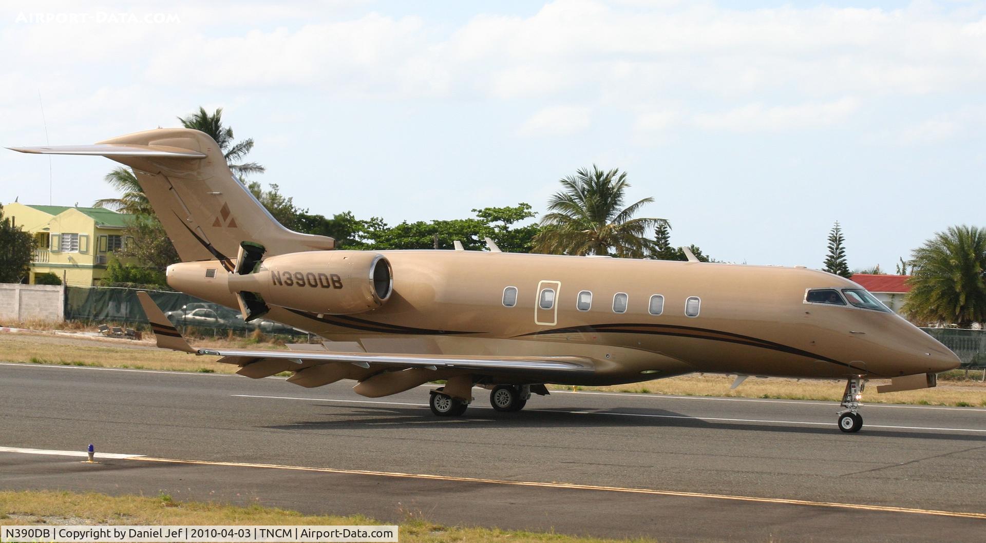 N390DB, 2006 Bombardier Challenger 300 (BD-100-1A10) C/N 20131, N390DB just landed at TNCM runway 10