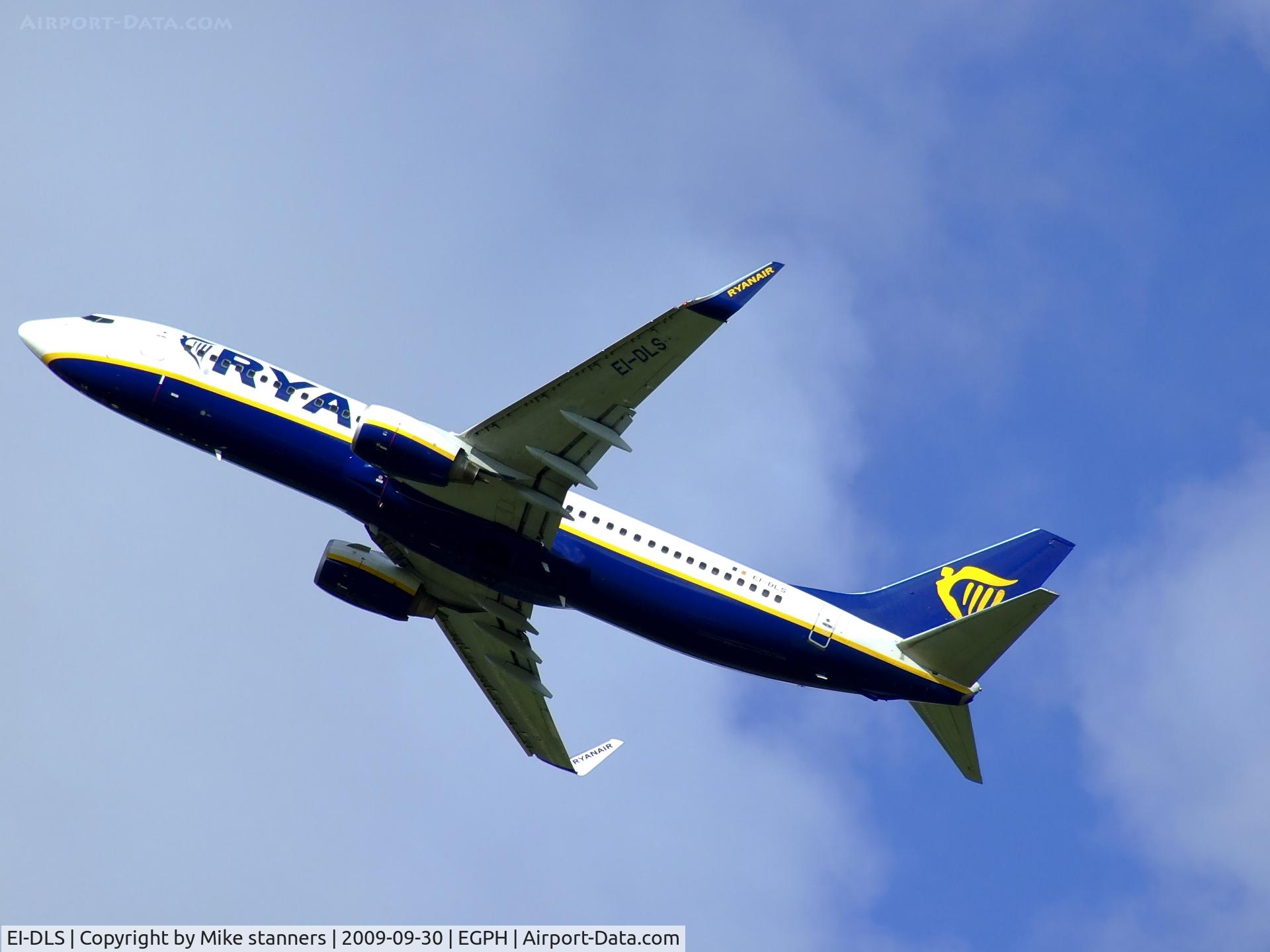 EI-DLS, 2006 Boeing 737-8AS C/N 33621, Edinburgh based Ryanair B737-800 departs runway 24