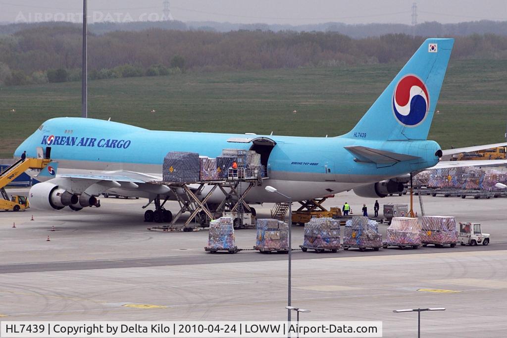 HL7439, 2003 Boeing 747-4B5F/SCD C/N 33516, Korean Air Cargo
