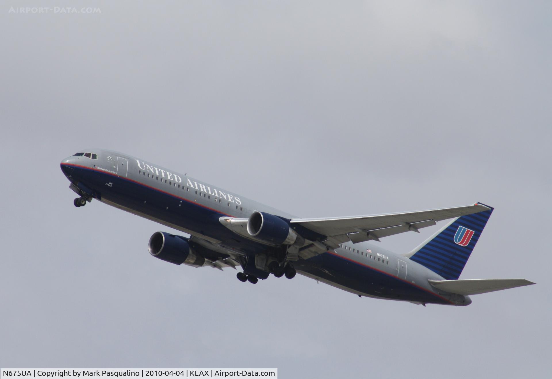N675UA, 2000 Boeing 767-322 C/N 29243, Boeing 767-300