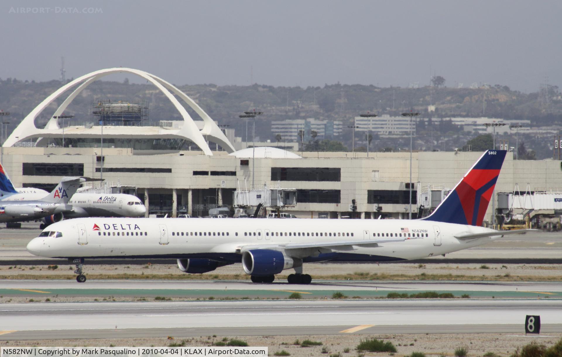 N582NW, 2002 Boeing 757-351 C/N 32981, Boeing 757-300