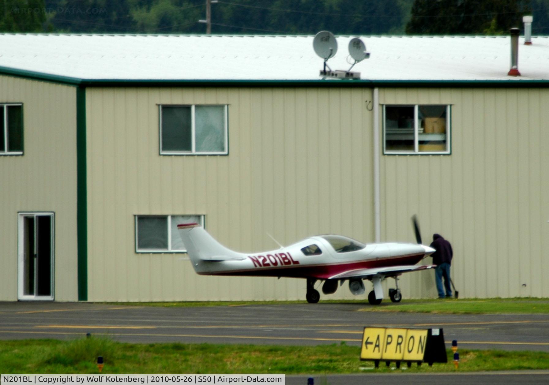 N201BL, 2005 Lancair Legacy C/N L2K-177, parking the beast