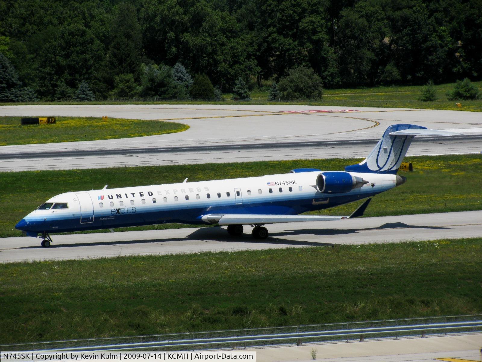 N745SK, 2005 Bombardier CRJ-701ER (CL-600-2C10) Regional Jet C/N 10201, United Express