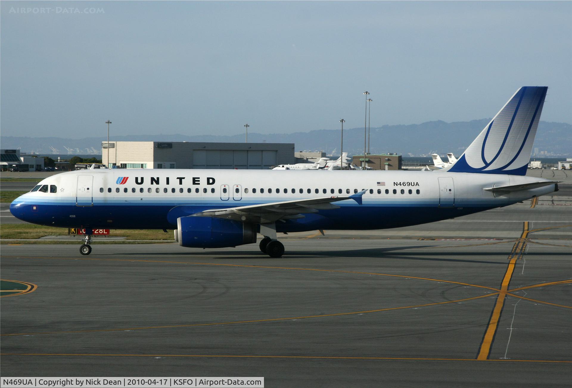 N469UA, 2001 Airbus A320-232 C/N 1409, KSFO