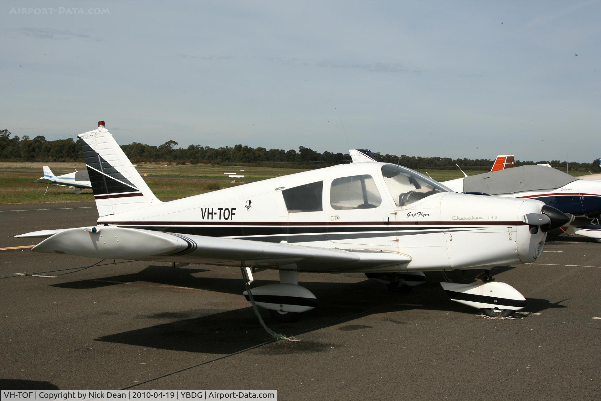VH-TOF, 1965 Piper PA-28-140 C/N 28-20709, YBDG