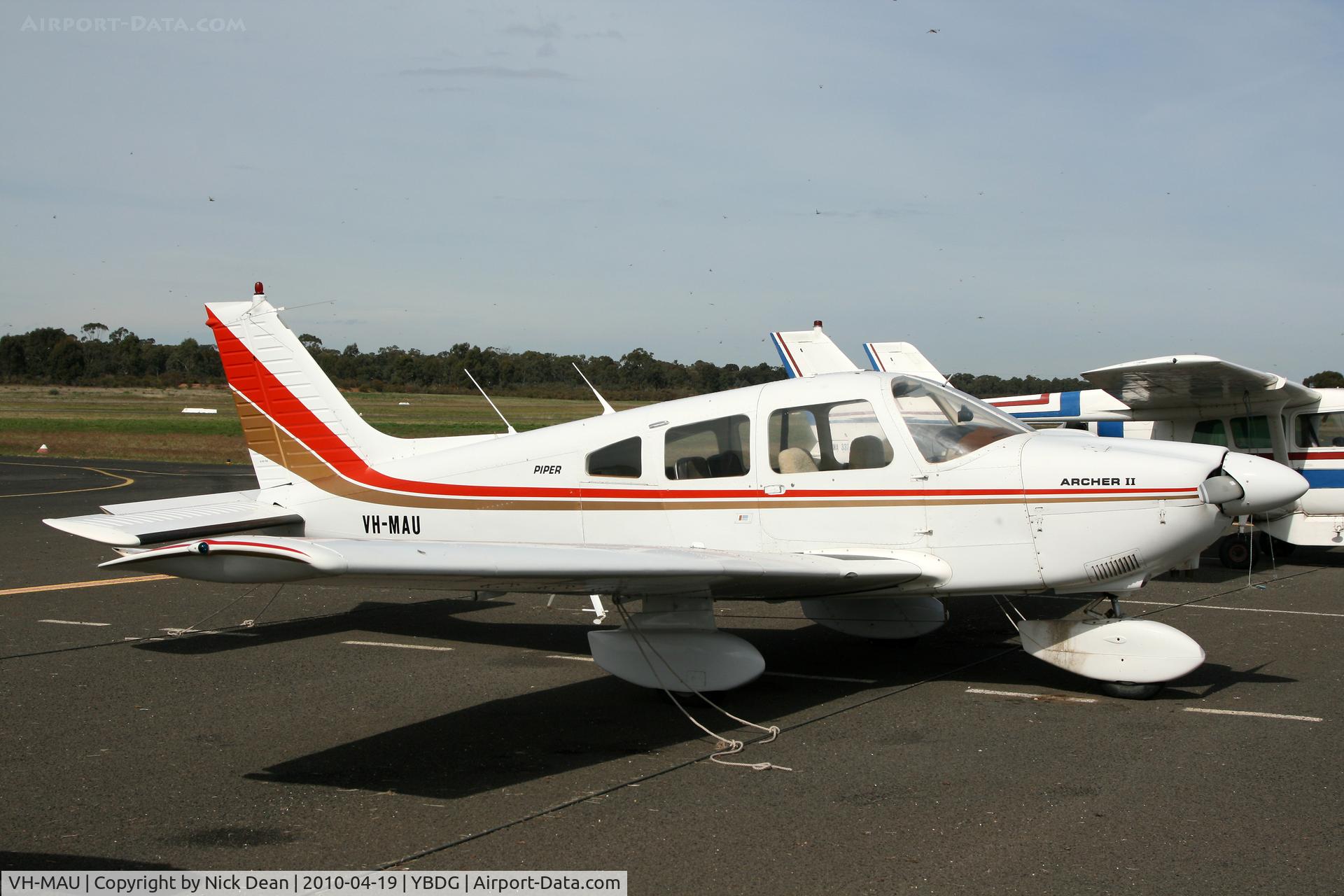VH-MAU, 1978 Piper PA-28-181 C/N 28-7890350, YBDG