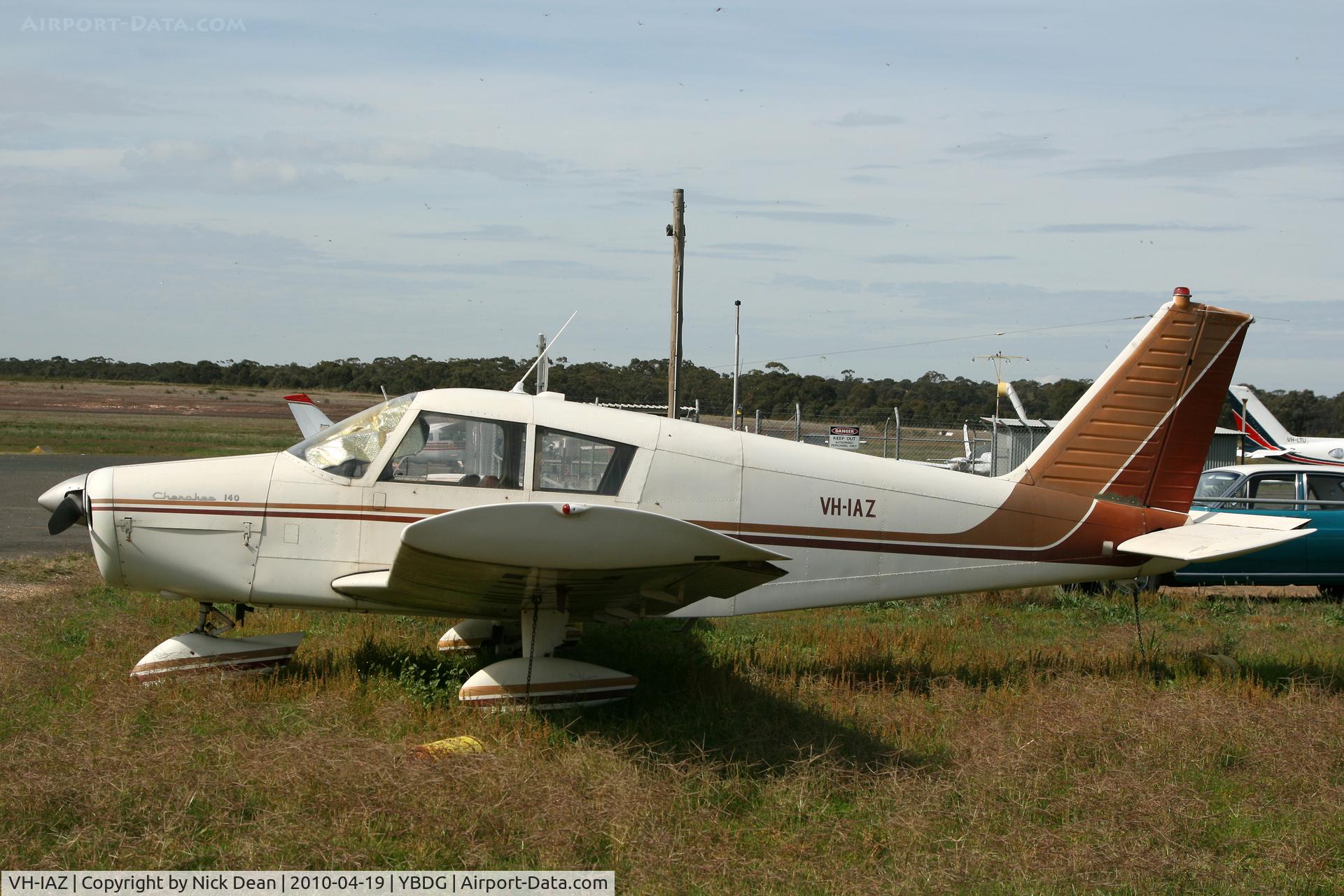 VH-IAZ, 1967 Piper PA-28-140 Cherokee C/N 28-22672, YBDG