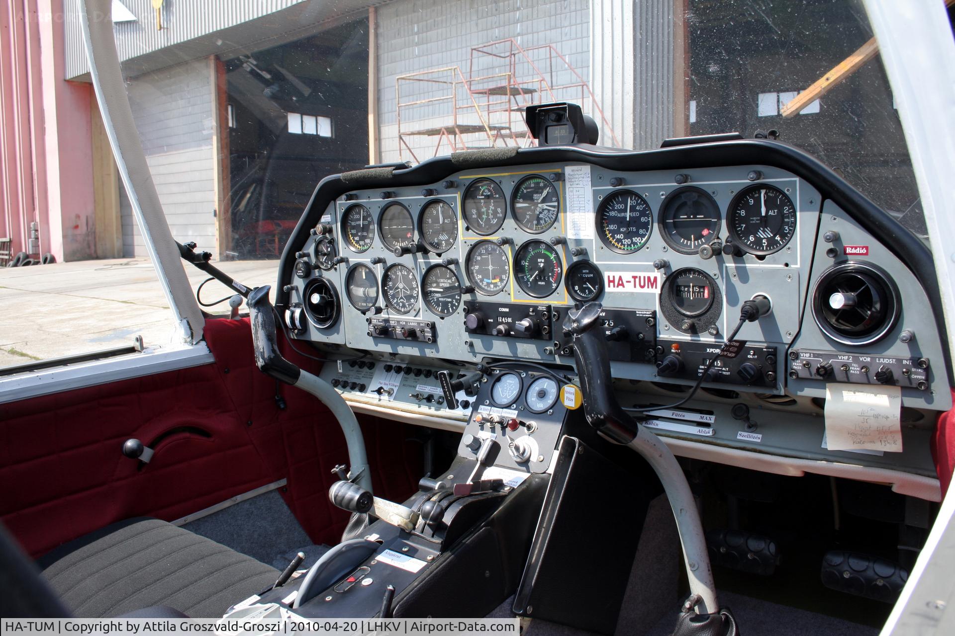HA-TUM, 1972 Scottish Aviation FPL61C (Sk.61D) Bulldog C/N 193, Hungary-Kaposújlak airport - Cocpit