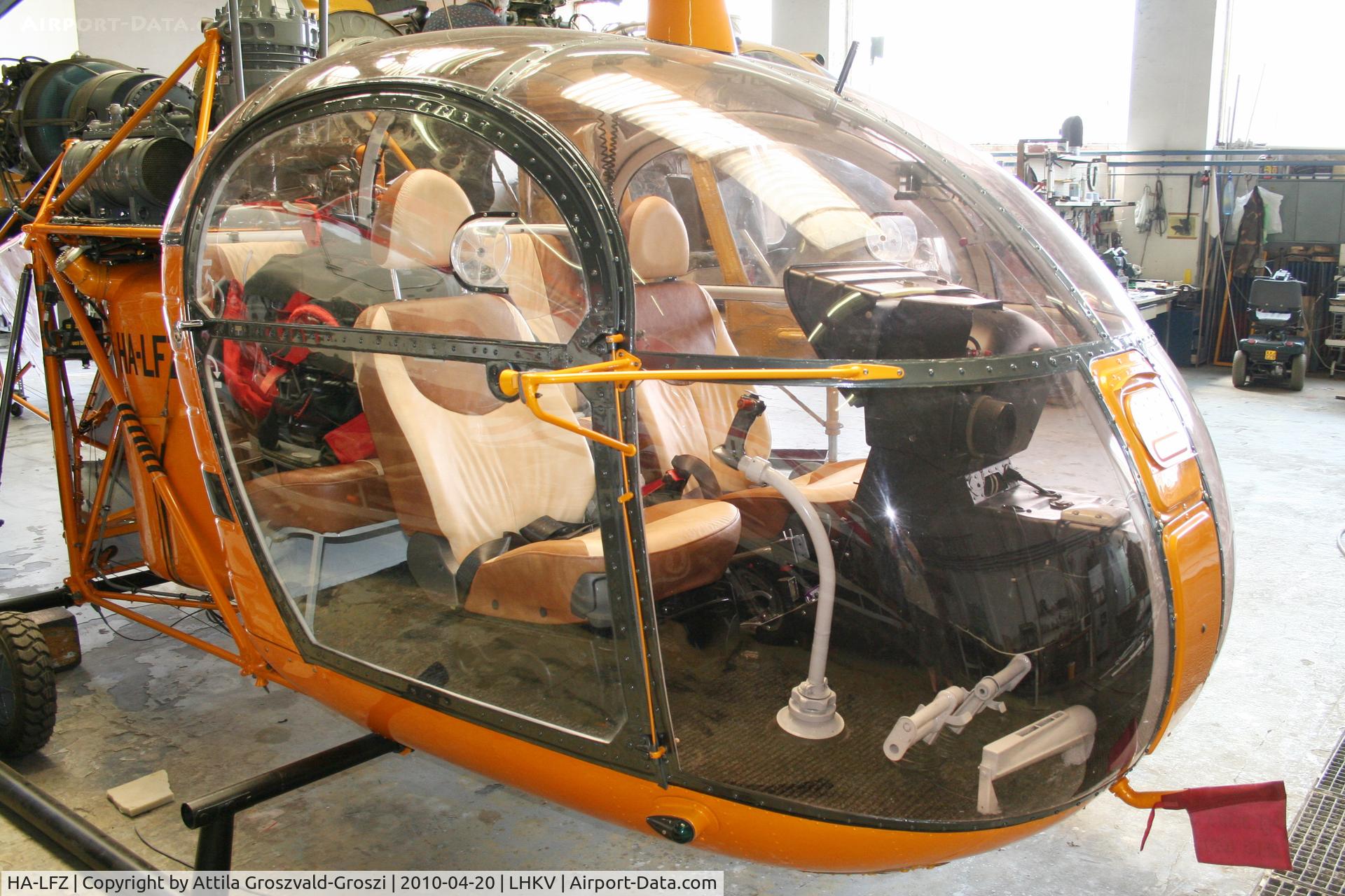 HA-LFZ, 1968 Sud SA-318C Alouette II C/N 2043/M380, Hungary-Kaposújlak airport hangar - The Pullmann cabin.