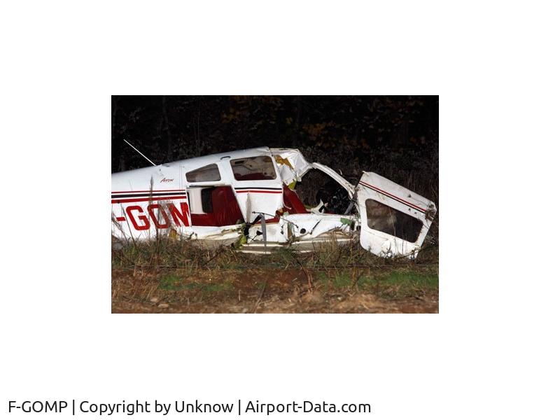 F-GOMP, Piper PA-28R-201 Cherokee Arrow III C/N 28-44001, Aircraft after is crash