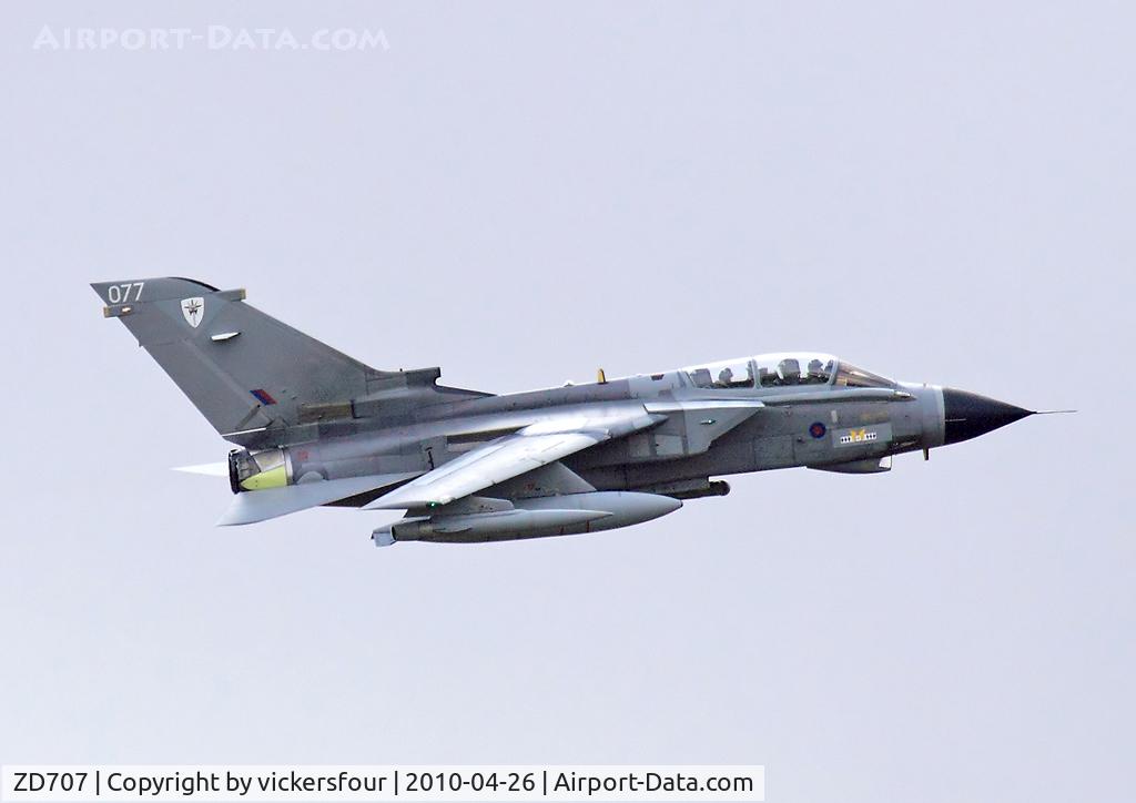 ZD707, 1984 Panavia Tornado GR.4 C/N 319/BS111/3148, Royal Air Force. Operated by the Lossiemouth Wing coded '077' and wearing 13 Squadron fin markings and 14 Squadron nose bars. Loughrigg, Cumbria.
