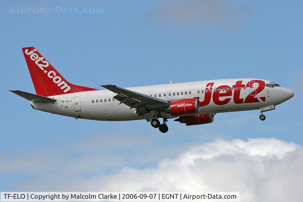 TF-ELO, 1988 Boeing 737-33A(QC) C/N 24028, Boeing 737-33A(QC) on approach to Newcastle Airport in 2006.