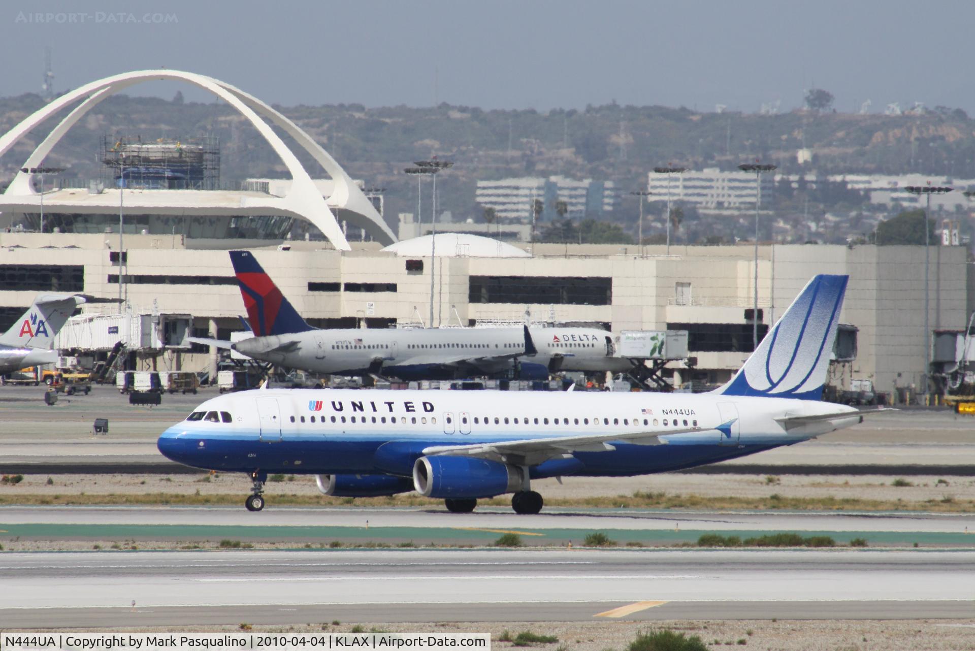 N444UA, 1998 Airbus A320-232 C/N 824, Airbus A320
