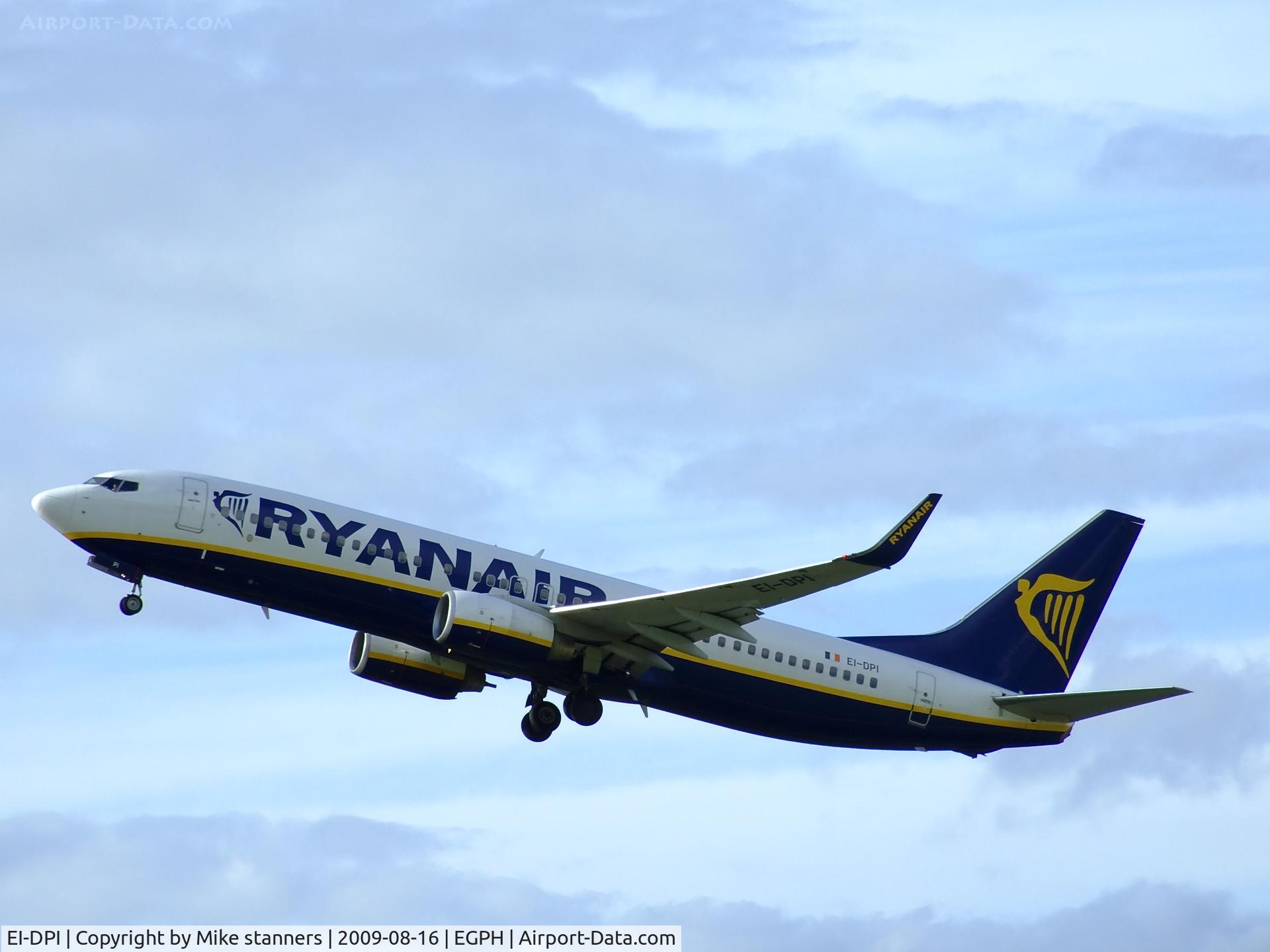 EI-DPI, 2007 Boeing 737-8AS C/N 33608, Edinburgh based Ryanair B737-800 departs runway 24