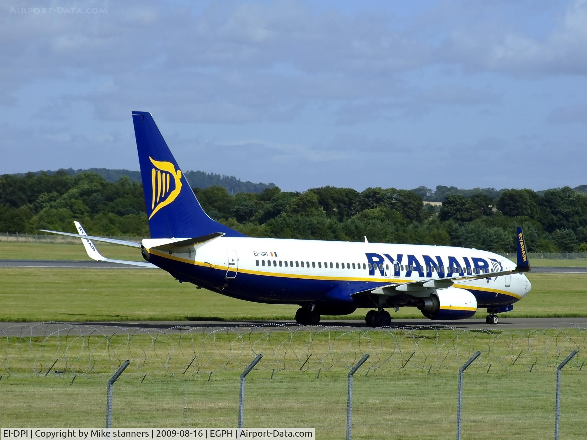EI-DPI, 2007 Boeing 737-8AS C/N 33608, Edinburgh based Ryanair B737-800 arrives back its base