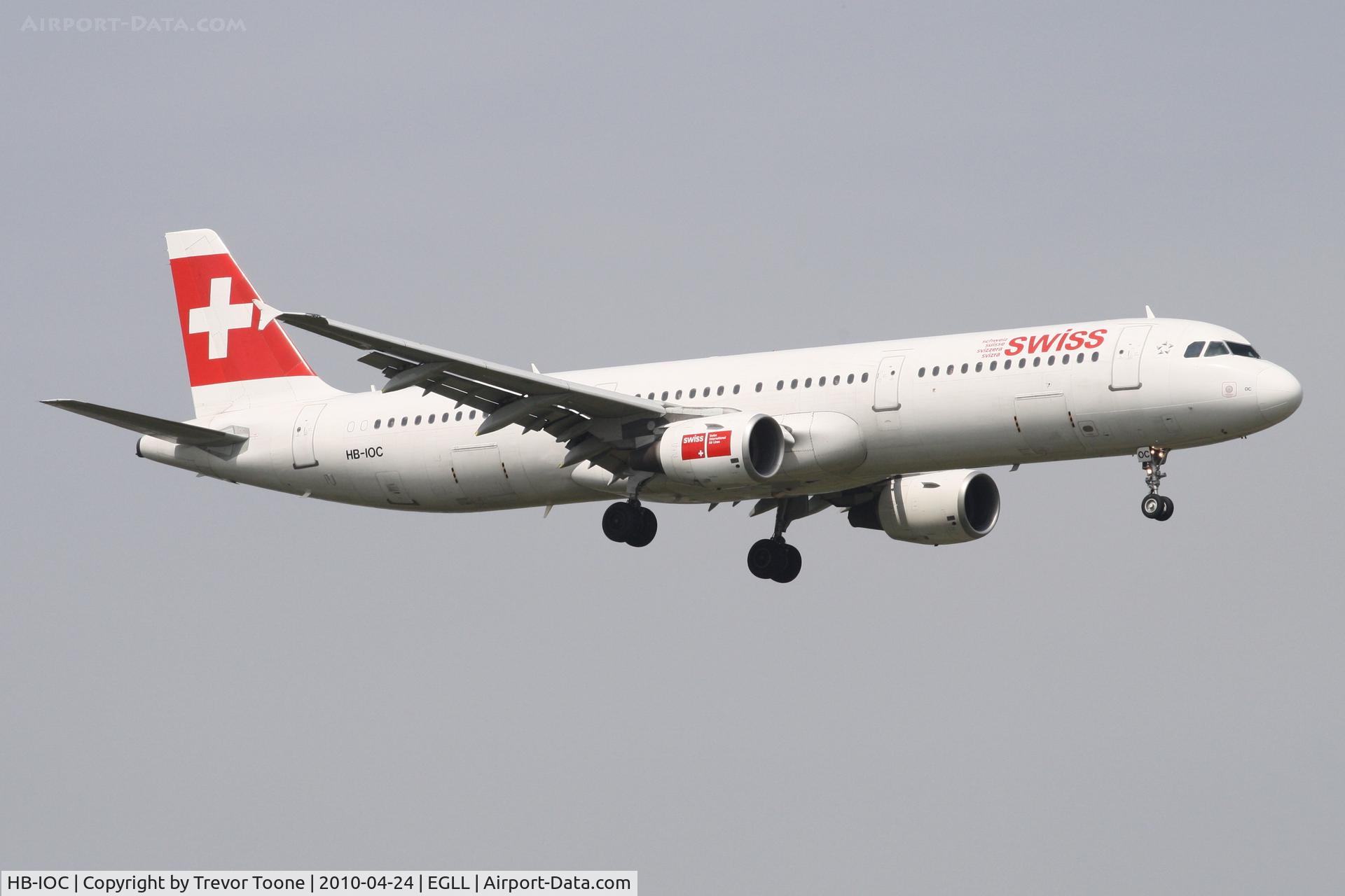 HB-IOC, 1995 Airbus A321-111 C/N 520, Airbus A321-111, c/n: 520