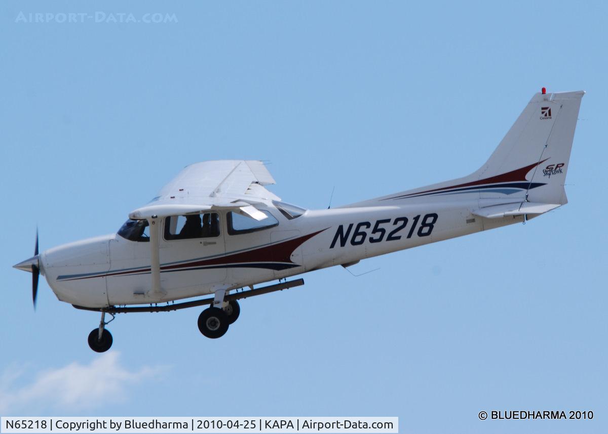 N65218, 2004 Cessna 172S C/N 172S9688, Camera ship on approach to 35L.