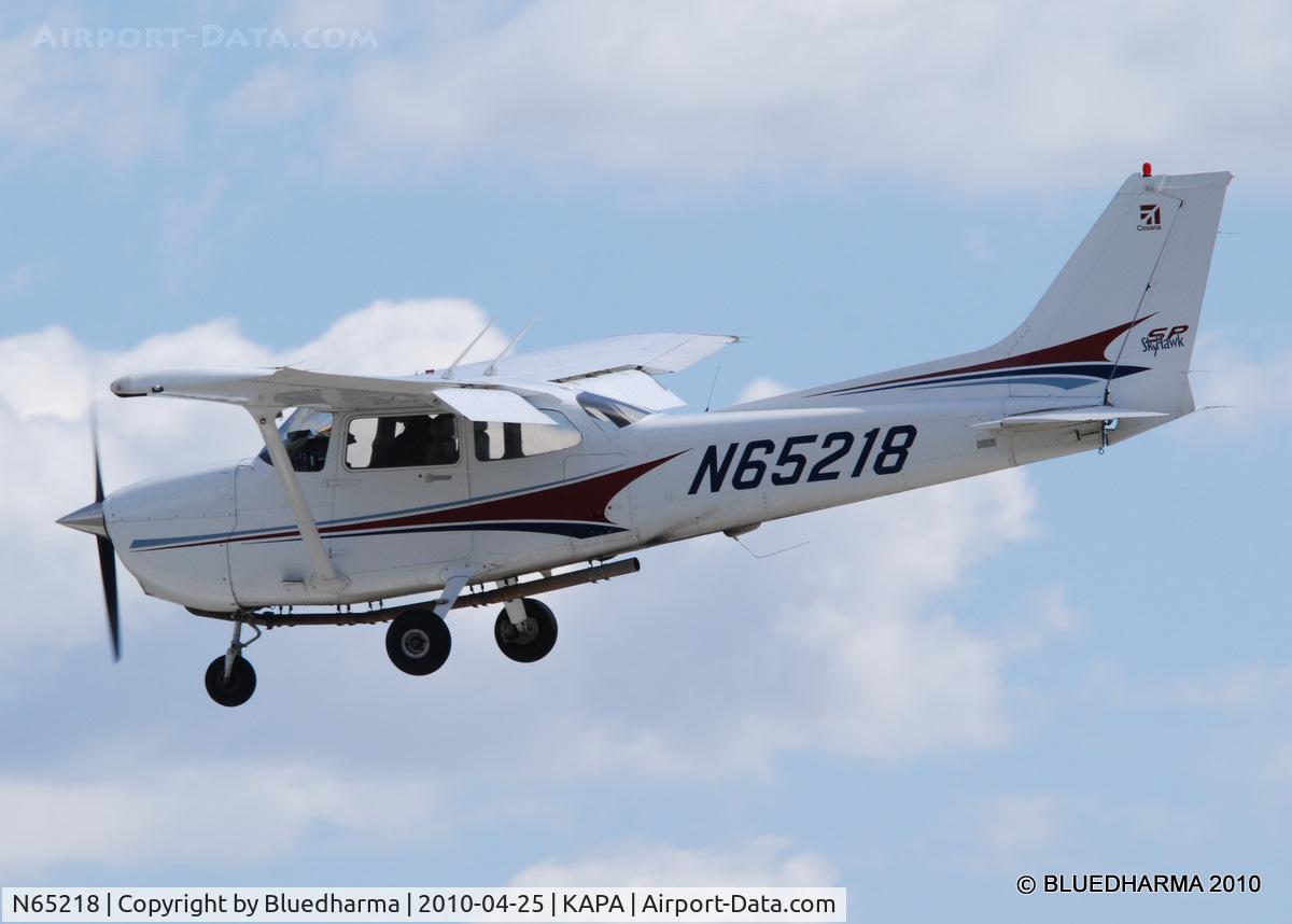 N65218, 2004 Cessna 172S C/N 172S9688, Camera ship on approach to 35L.