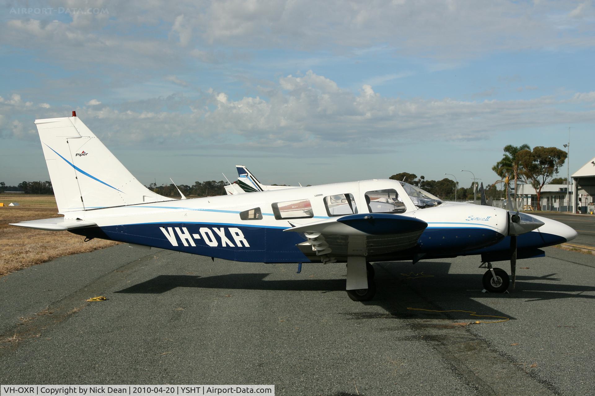 VH-OXR, 1978 Piper PA-34-200T C/N 34-7870196, YSHT