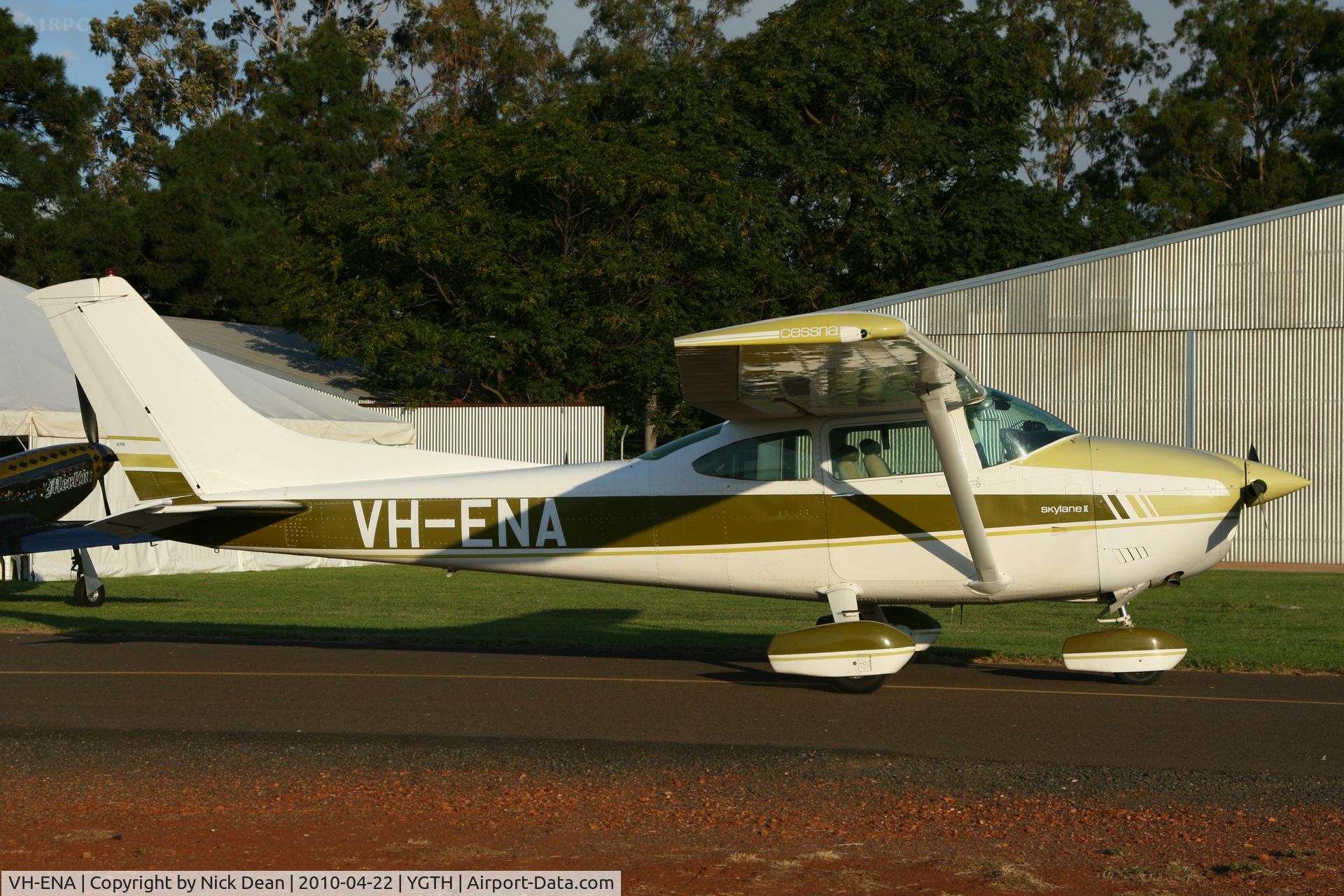 VH-ENA, 1977 Cessna 182Q Skylane C/N 18265425, YGTH