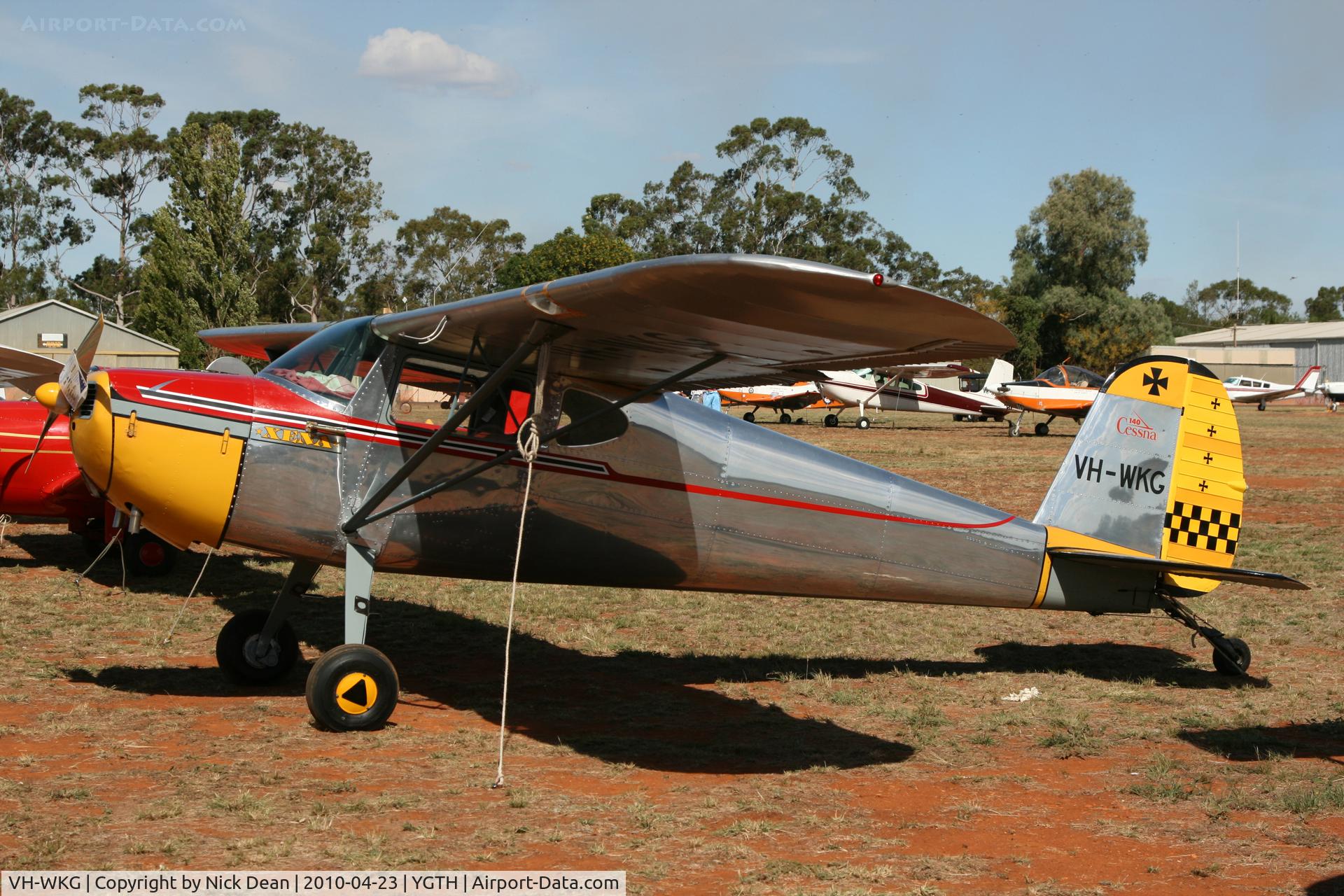 VH-WKG, 1946 Cessna 140 C/N 10071, YGTH
