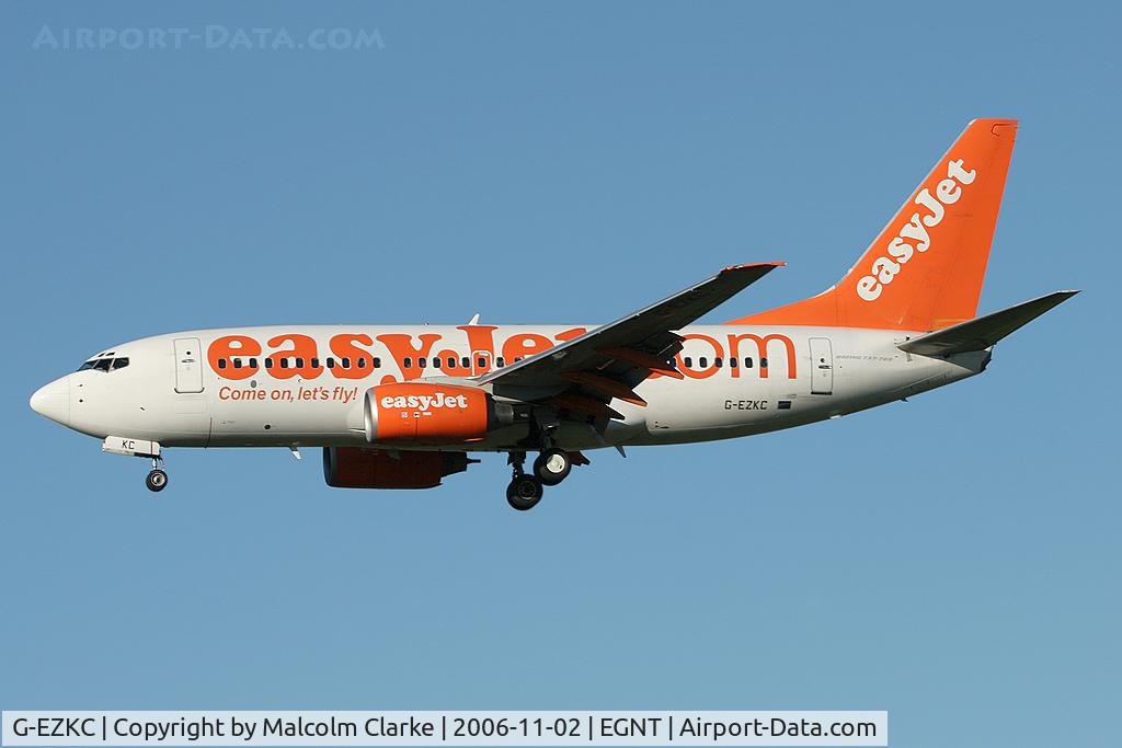 G-EZKC, 2004 Boeing 737-73V C/N 32424, Boeing 737-73V on approach to Rwy 25 at Newcastle Airport in 2006.