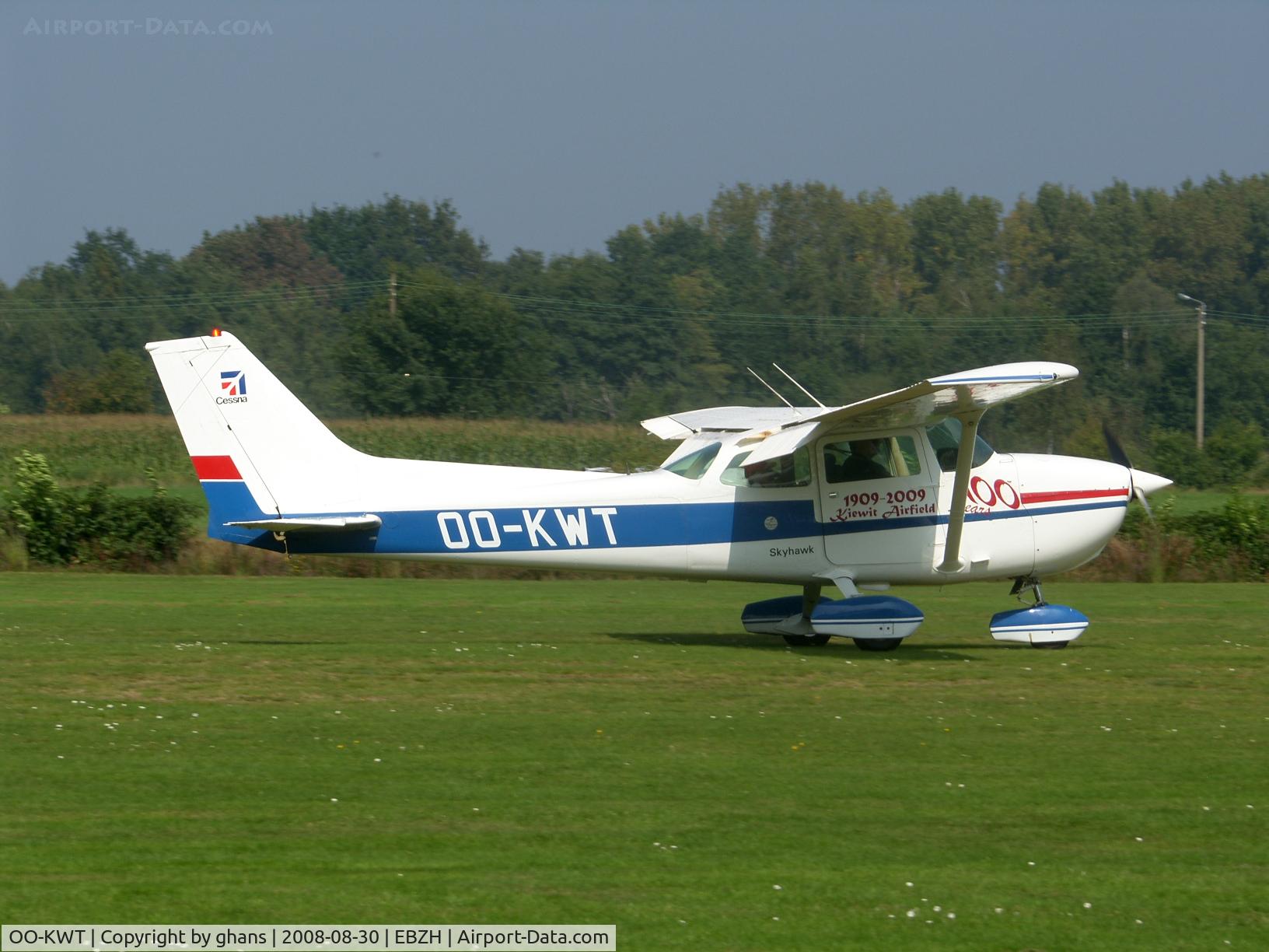 OO-KWT, Cessna 172N C/N 17268274, 100 years Kiewit Airfield