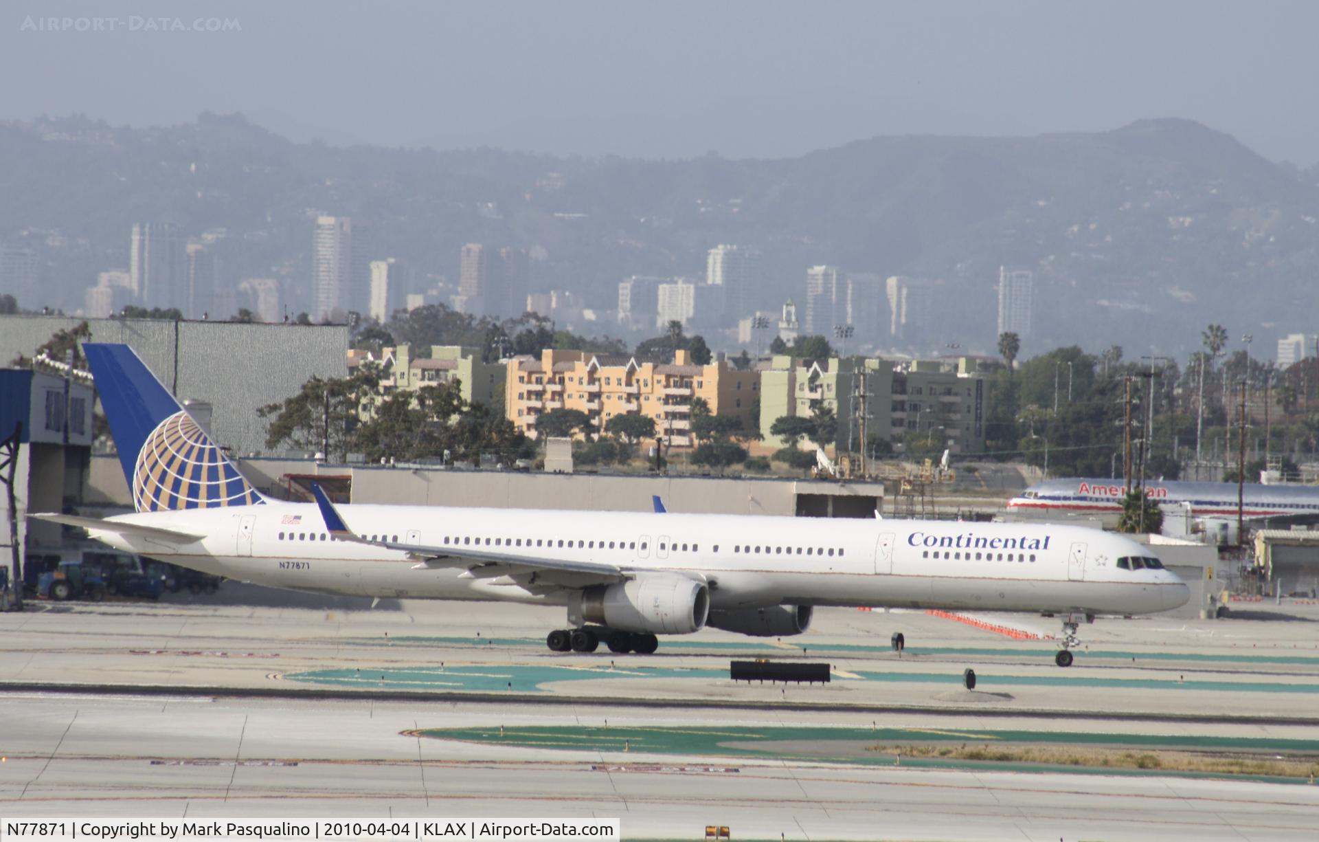 N77871, 2003 Boeing 757-33N C/N 33526, Boeing 757-300