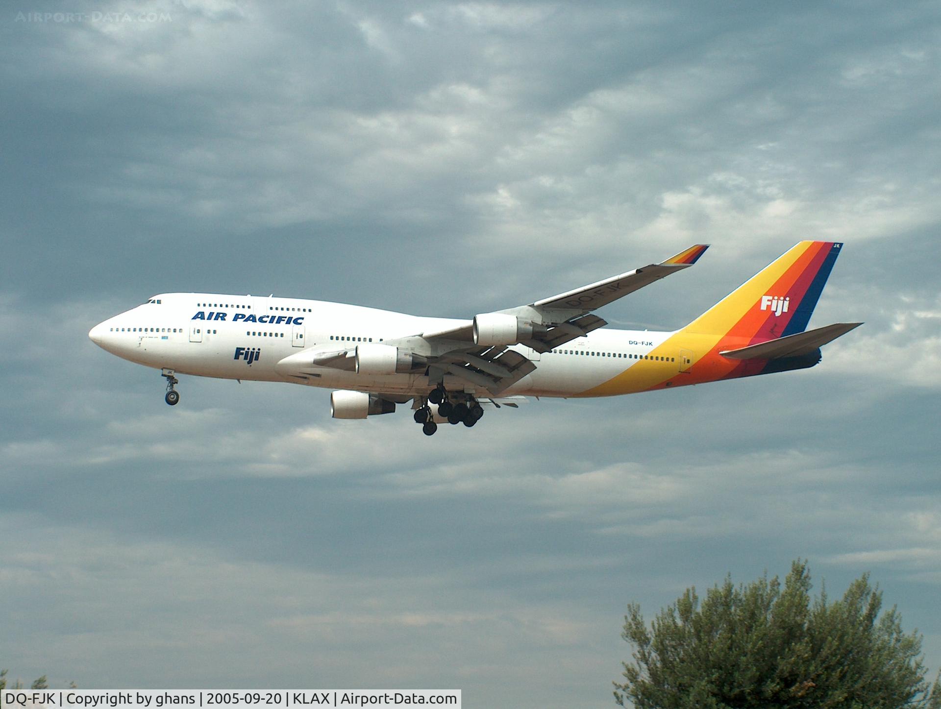 DQ-FJK, 1989 Boeing 747-412 C/N 24064, Short final