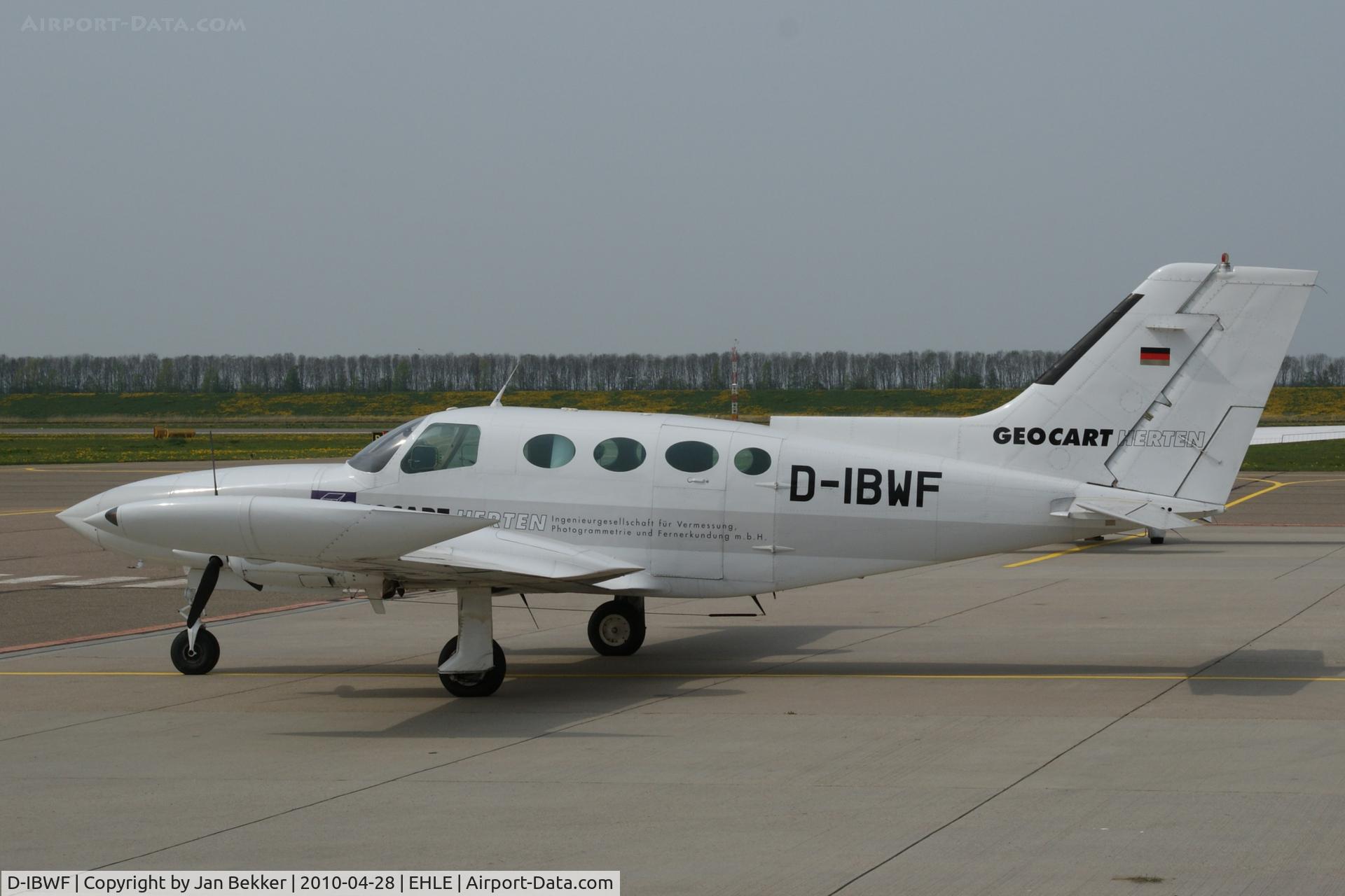 D-IBWF, Cessna 402B C/N 402B0221, Platform Lelystad