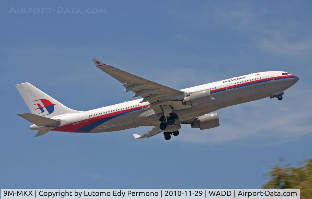 9M-MKX, 1999 Airbus A330-223 C/N 290, Malaysian Airlines