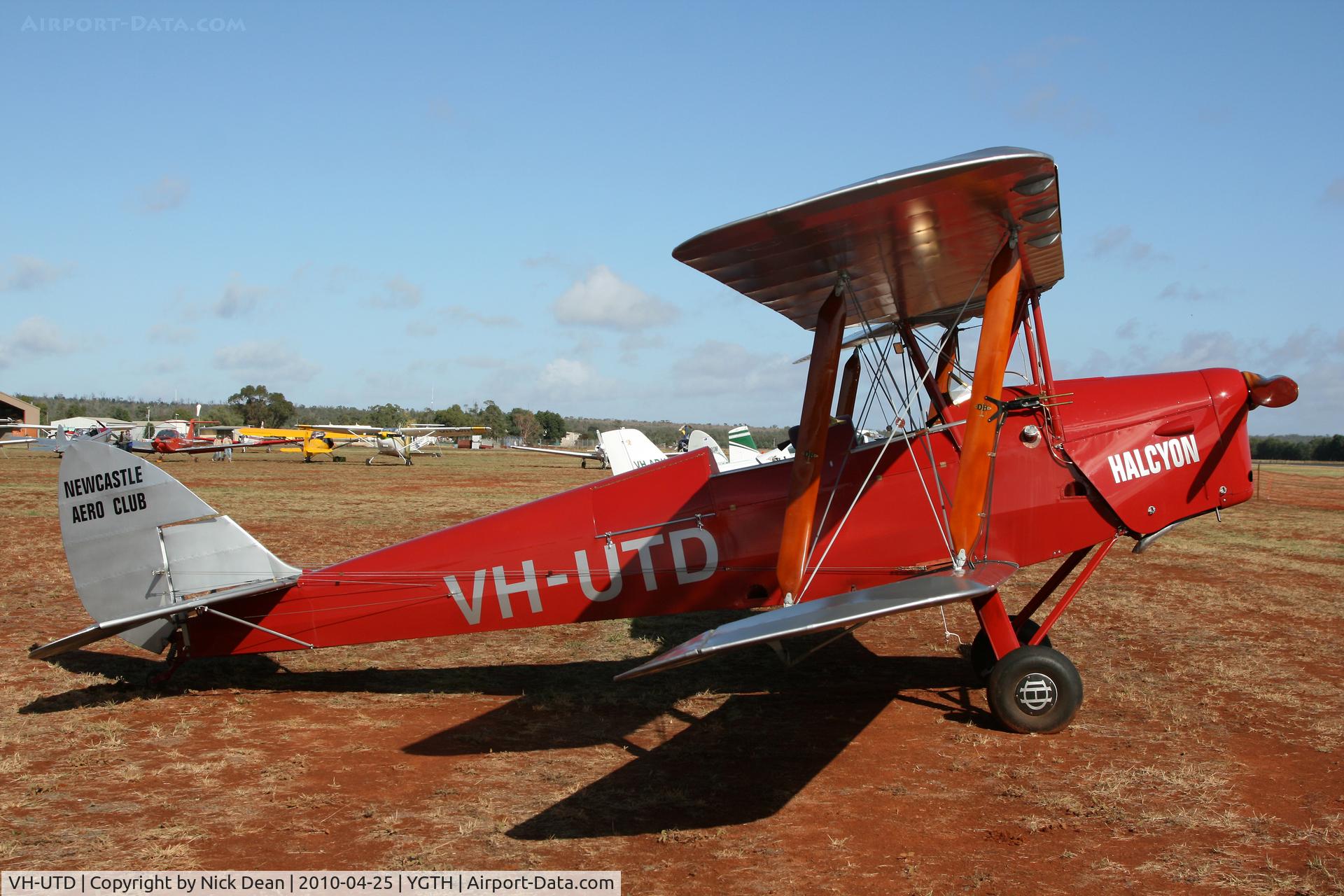 VH-UTD, 1941 De Havilland Australia DH-82A Tiger Moth C/N DHA341, YGTH