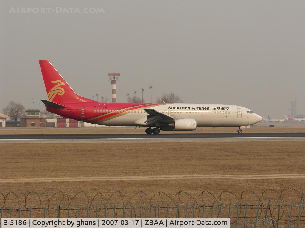 B-5186, 2006 Boeing 737-8BK C/N 33020, Shenzhen in new livery.