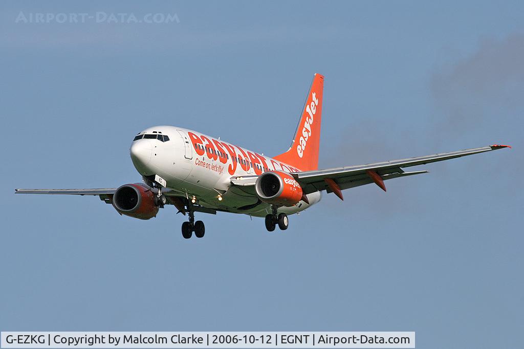 G-EZKG, 2004 Boeing 737-73V C/N 32428, Boeing 737-73V on approach to Rwy 25 at Newcastle Airport in 2006.