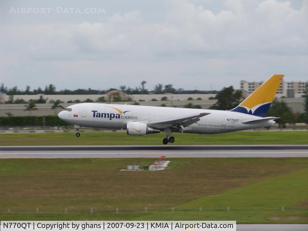 N770QT, 1987 Boeing 767-241 C/N 23802, Seconds before landing at Miami
