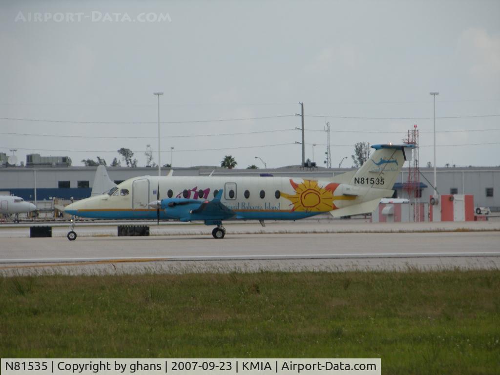 N81535, 1995 Beech 1900D C/N UE-147, Nice colors on this Beech