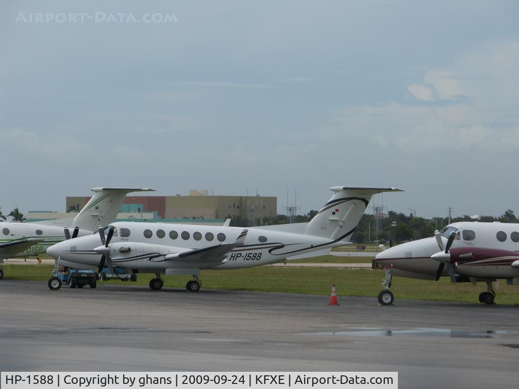 HP-1588, 2004 Raytheon King Air 350 C/N FL-429, Panamese Beech
